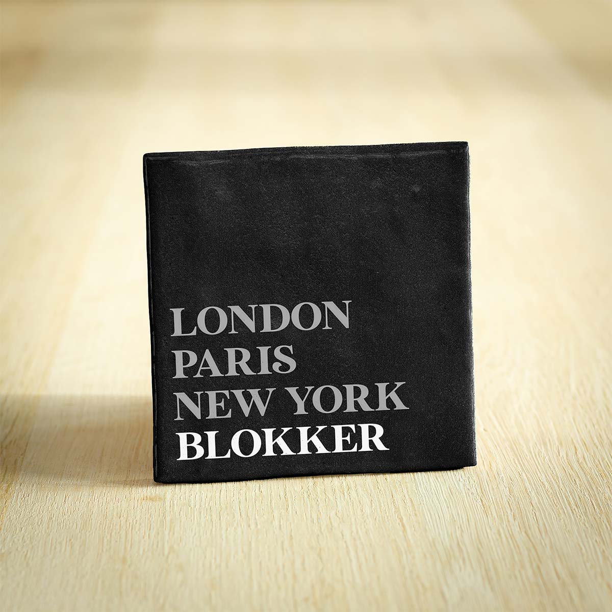 Alternative view of Tegel Blokker - Noord-Holland | London - Paris - New York