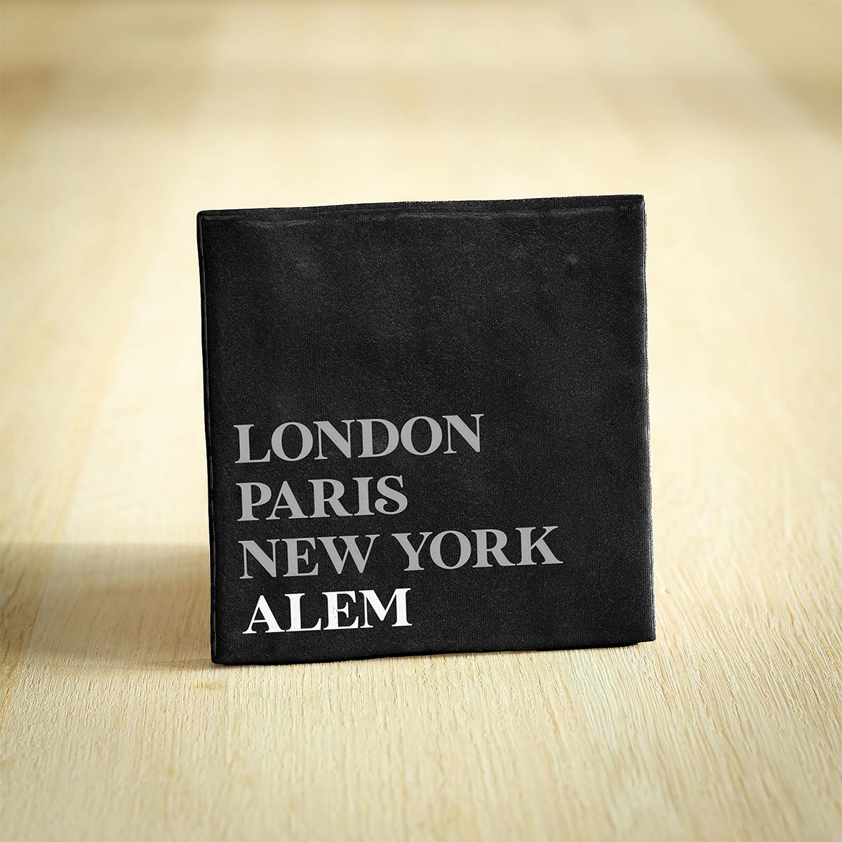 Alternative view of Tegel Alem - Gelderland | London - Paris - New York